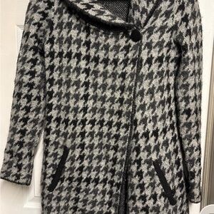 Tahari Black and Gray Knit Sweater